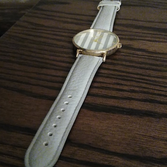 Watch - Picture 2 of 4